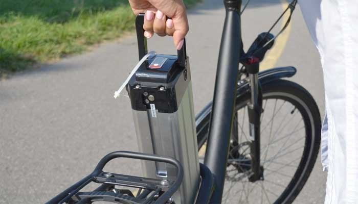 Sử dụng sạc và ắc quy đồng bộ với xe đạp điện 
