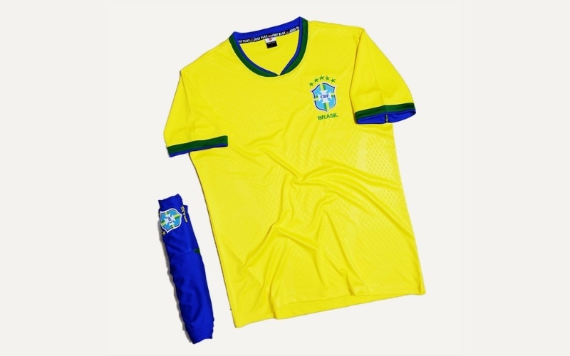 mẫu áo bóng đá của đội tuyển Brazil