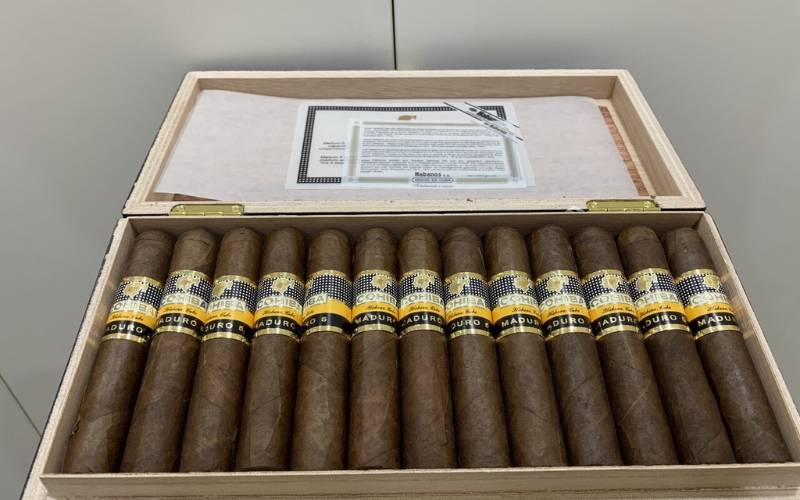 Cigar Cohiba Magicos Maduro 5 sang trọng và đẳng cấp